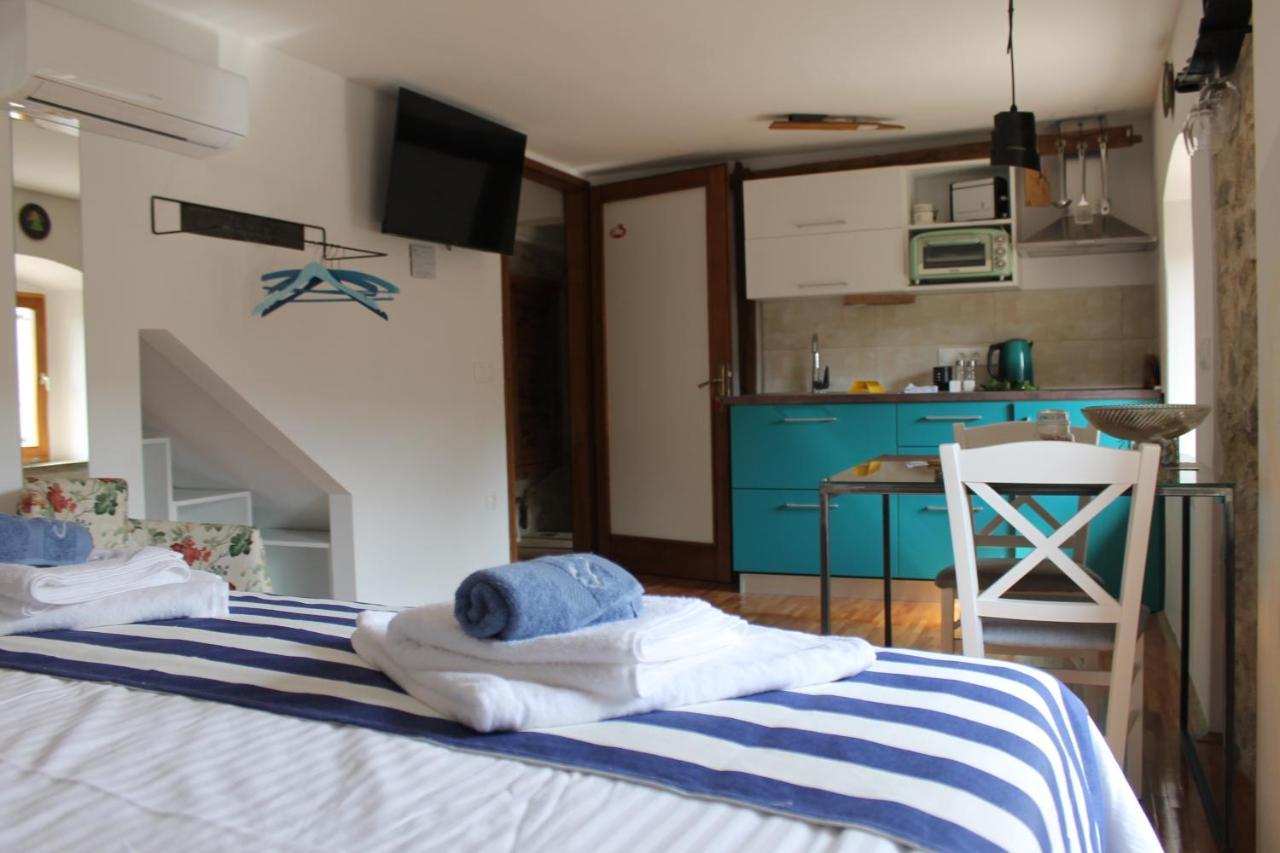 סרסר Apartmani Peljesac Sova מראה חיצוני תמונה