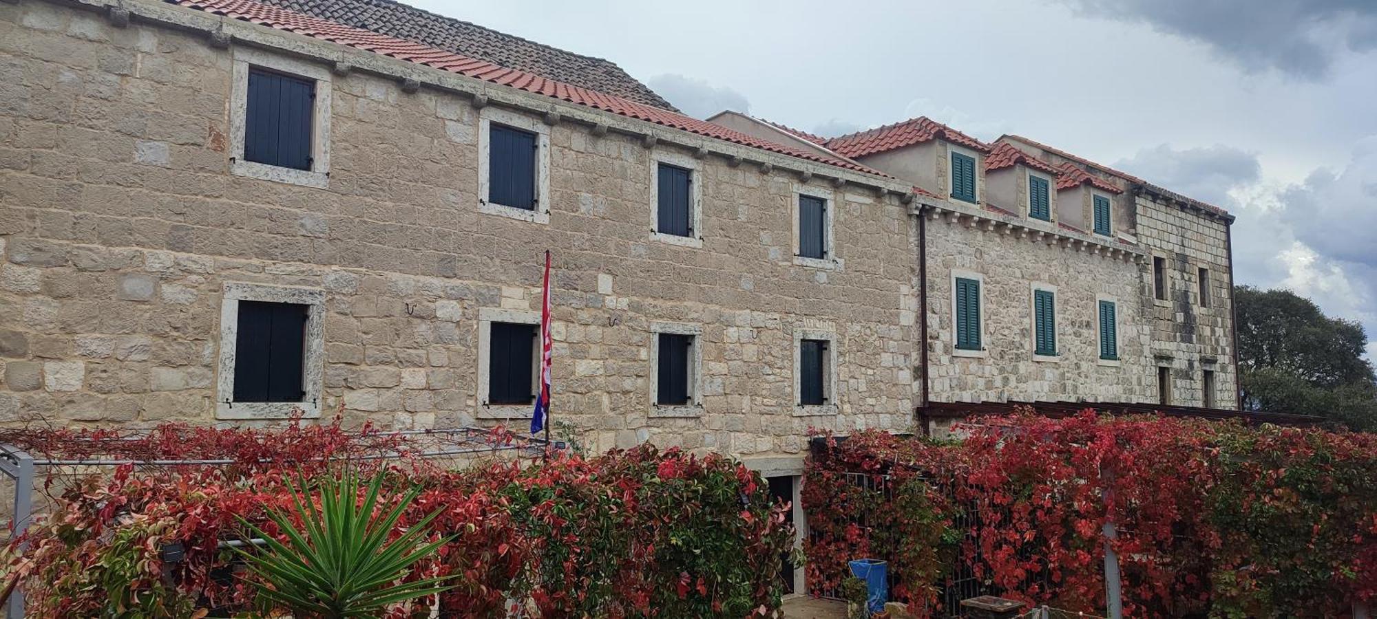 סרסר Apartmani Peljesac Sova מראה חיצוני תמונה